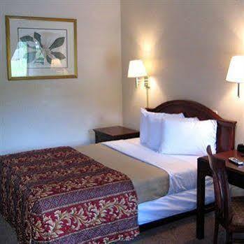 Charlotte Express Inn Εξωτερικό φωτογραφία