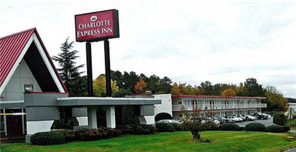 Charlotte Express Inn Εξωτερικό φωτογραφία