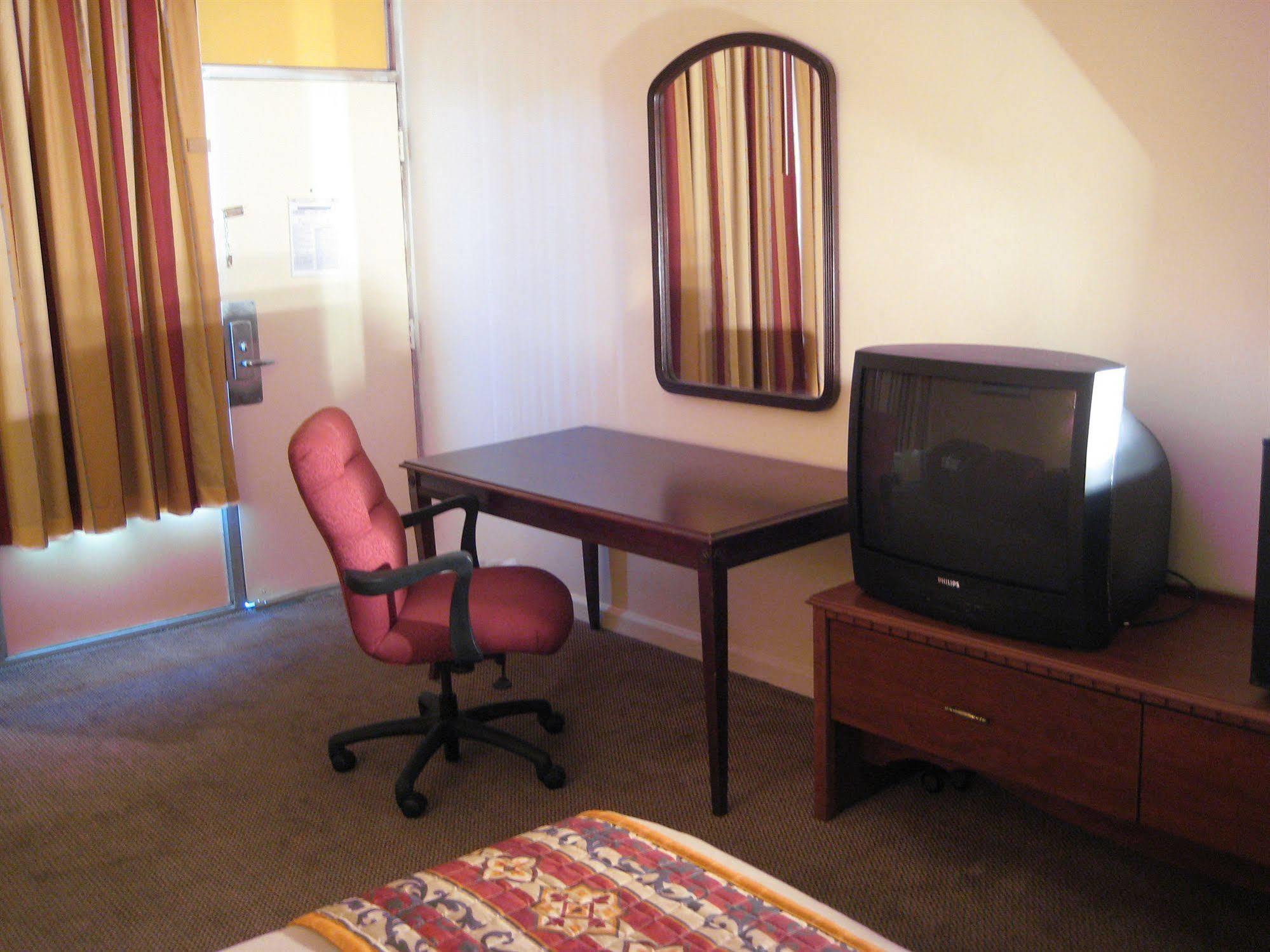 Charlotte Express Inn Εξωτερικό φωτογραφία